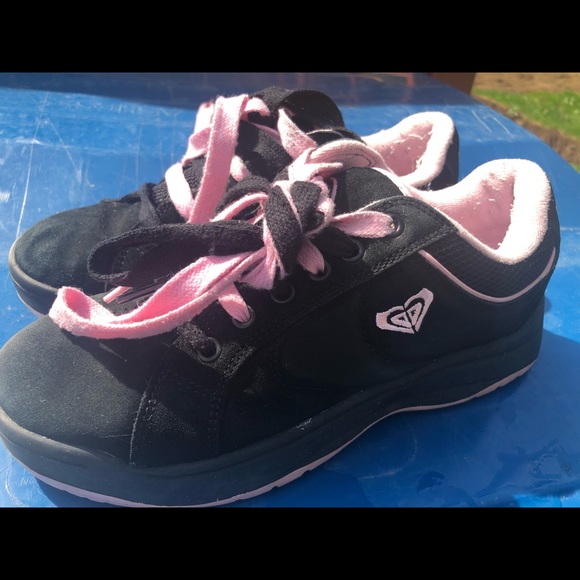 roxy black sneakers